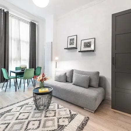 The Mierendorf I, Campy Group & Family Apartment, 1br, 1 Living Room, Ideal For 2 - 4 Guests Berlijn