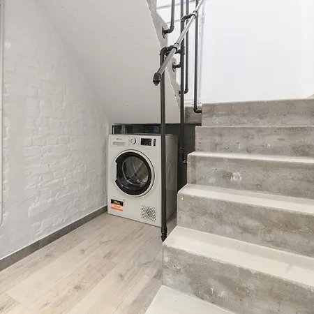 Appartement The Mierendorf I, Campy Group & Family Apartment, 1br, 1 Living Room, Ideal For 2 - 4 Guests *