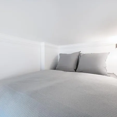 The Mierendorf I, Campy Group & Family Apartment, 1br, 1 Living Room, Ideal For 2 - 4 Guests Appartement Berlijn