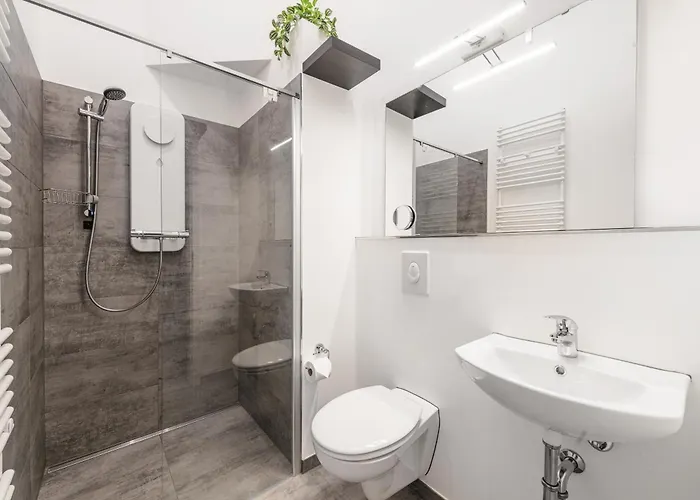 The Mierendorf I, Campy Group & Family Apartment, 1br, 1 Living Room, Ideal For 2 - 4 Guests Apartamento *