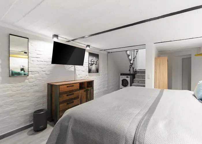 The Mierendorf I, Campy Group & Family Apartment, 1br, 1 Living Room, Ideal For 2 - 4 Guests * برلين